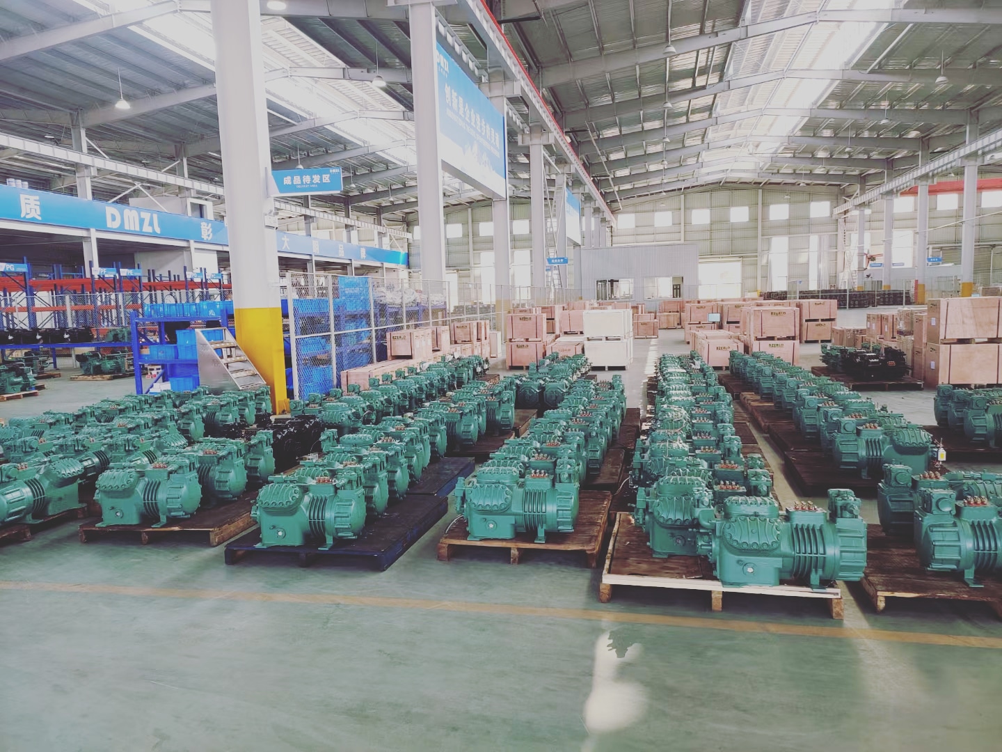 DMZL 6-Cylinder Semi-Hermetic Piston Compressor 20-50HP Compressor de pistão semi-hermético de 6 cilindros DMZL 20-50HP